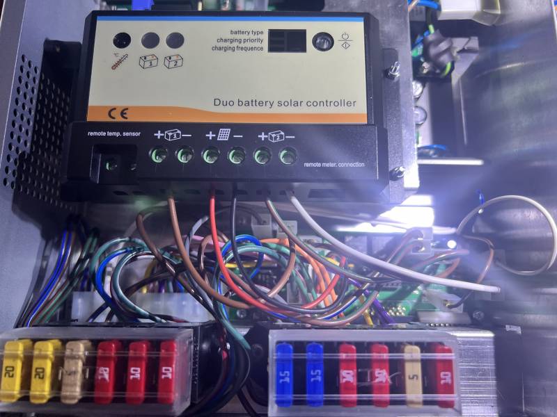 ec328_inside1.jpg ec328_inside1.jpg